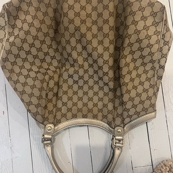 Large Gucci Sukey Bag - Picture 2 of 9